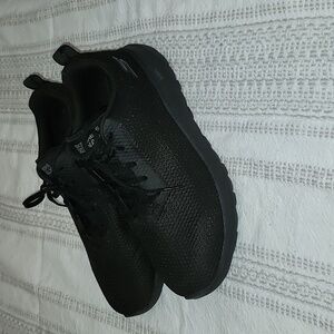 Sketchers GoGa Max wide fit black sneakers mens 10.5 wide